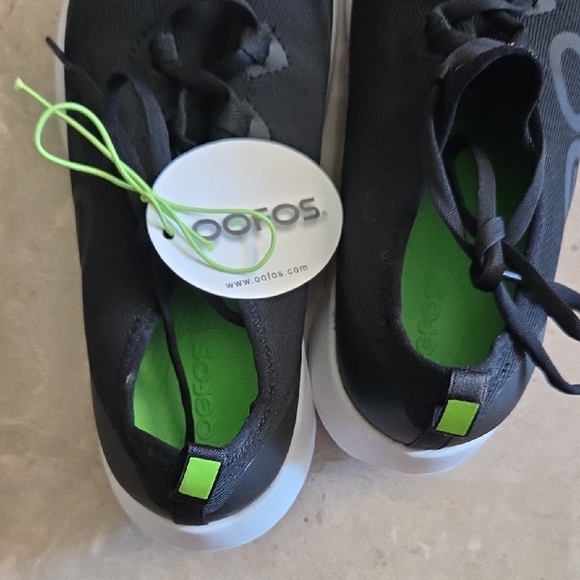 OOFOS - Picture 8 of 15